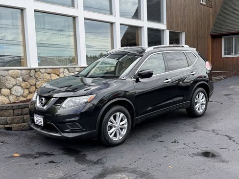 Used 2017 Nissan Rogue SV w/ SV Premium Package AWD/4WD image 1