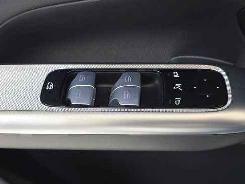 Used 2024 Mercedes-Benz GLC 300 image 24
