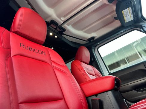 Used 2024 Jeep Wrangler Unlimited Rubicon image 17