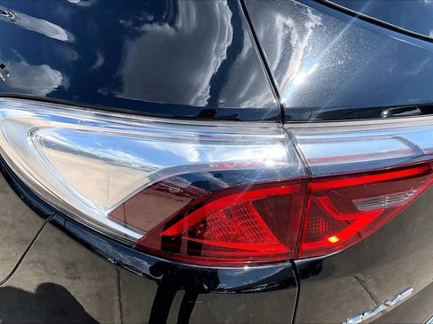 Used 2023 Buick Enclave Essence w/ Experience Buick Package FWD image 29