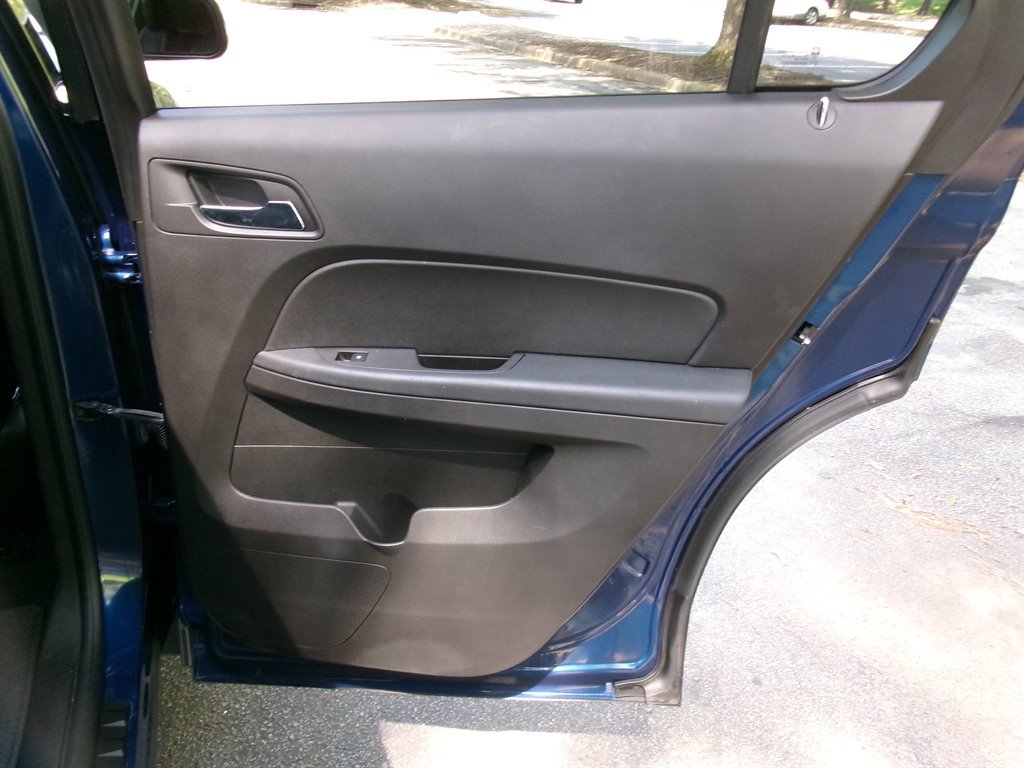 Used 2010 Chevrolet Equinox LT AWD/4WD image 20