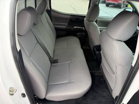 Used 2020 Toyota Tacoma SR5 RWD image 16