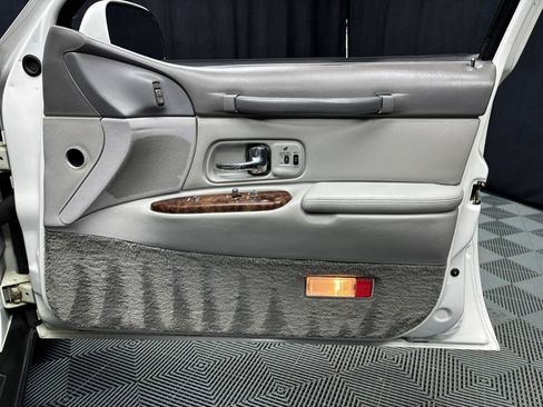 Used 1997 Lincoln Town Car Signature image 26