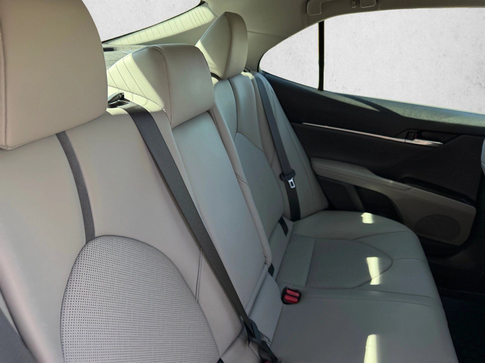 Used 2022 Toyota Camry XLE AWD/4WD image 24