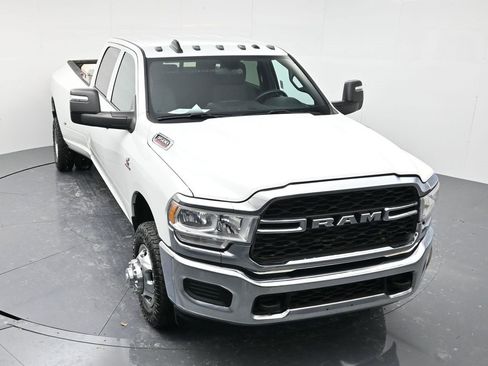 Used 2024 RAM 3500 Tradesman w/ Chrome Appearance Group image 40