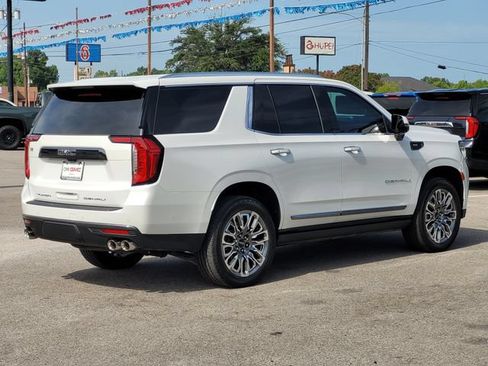 Used 2023 GMC Yukon Denali Ultimate AWD/4WD image 5