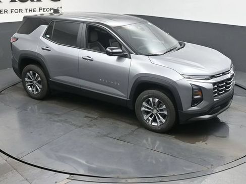 New 2026 Chevrolet Equinox LT w/ Convenience Package II FWD image 16