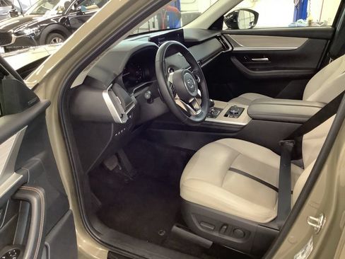Certified 2025 MAZDA CX-70 3.3 Turbo w/ Premium Package AWD/4WD image 14
