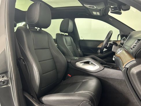 Used 2025 Mercedes-Benz GLS 450 4MATIC image 23