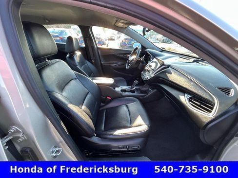 Used 2016 Chevrolet Malibu LT w/ Leather Package image 34
