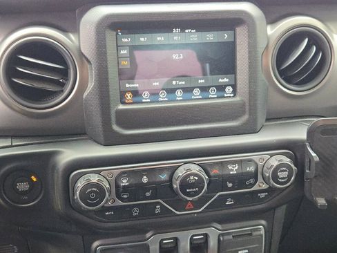 Certified 2023 Jeep Wrangler Sport AWD/4WD image 16