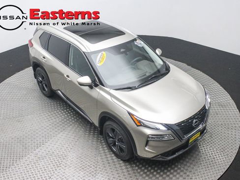 Used 2022 Nissan Rogue SL image 3