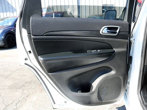 Used 2019 Jeep Grand Cherokee Altitude image 36