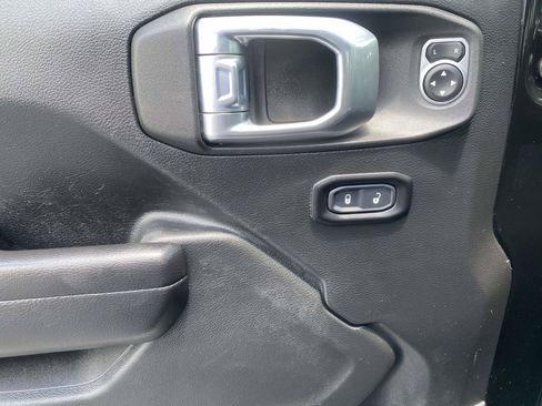 Used 2021 Jeep Wrangler Unlimited Rubicon 4xe AWD/4WD image 17