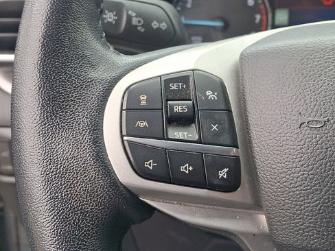 Certified 2022 Ford Explorer XLT w/ Equipment Group 202A AWD/4WD image 22