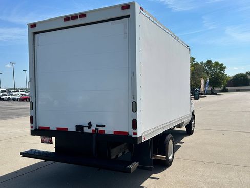 Used 2015 Ford E-450 and Econoline 450 Super Duty RWD image 5