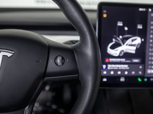 Used 2021 Tesla Model 3 Long Range image 32