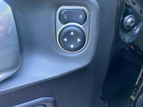 Used 2023 Jeep Wrangler Unlimited Rubicon AWD/4WD image 15