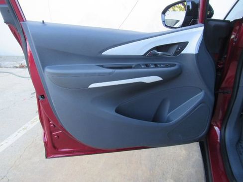 Used 2020 Chevrolet Bolt LT image 11