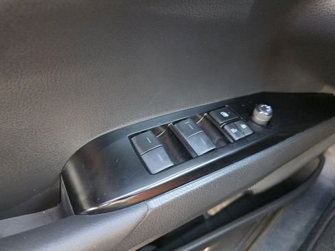 Used 2025 Toyota Camry SE w/ Convenience Package image 26