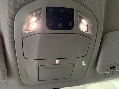 Used 2024 Chrysler Pacifica Limited FWD image 27