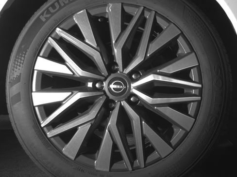 Used 2025 Nissan Altima 2.5 SV FWD image 15