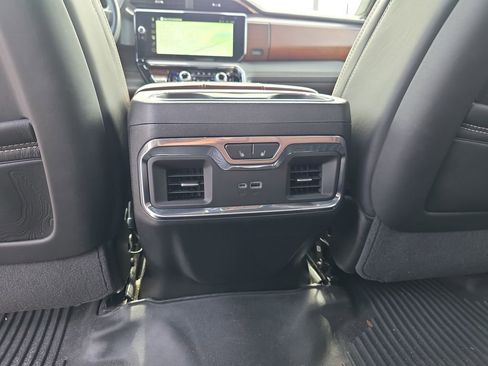 Used 2025 GMC Sierra 2500 Denali Ultimate image 35