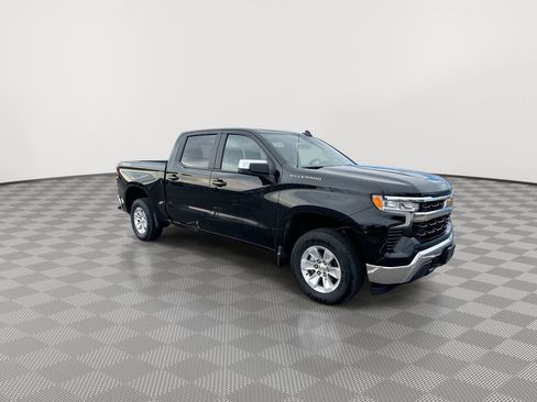 Used 2025 Chevrolet Silverado 1500 LT AWD/4WD image 2