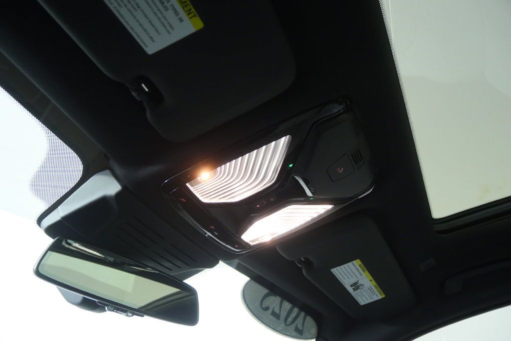 Used 2025 BMW X5 xDrive40i w/ M Sport Package AWD/4WD image 22