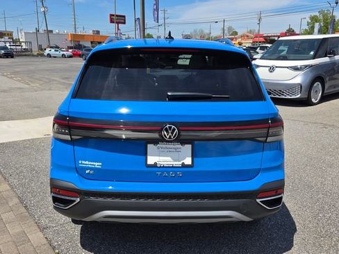 New 2026 Volkswagen Taos SE image 10