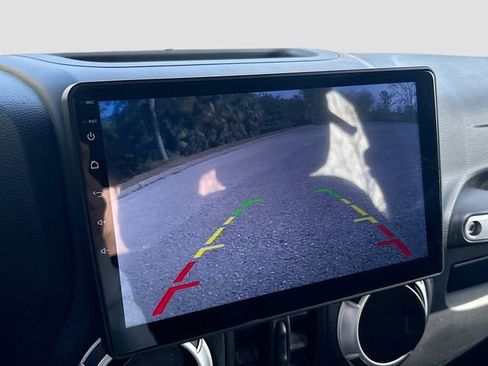 Used 2016 Jeep Wrangler Unlimited Sahara w/ Connectivity Group image 29