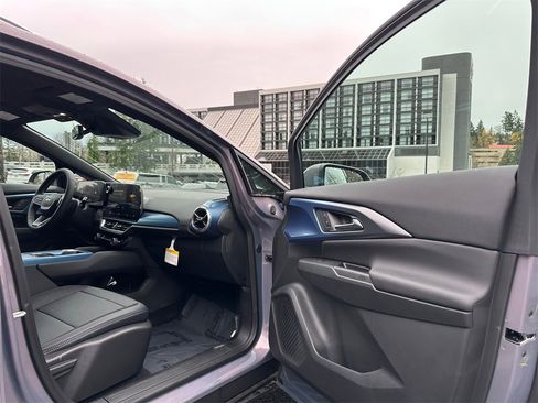 New 2026 Chevrolet Equinox EV LT image 11