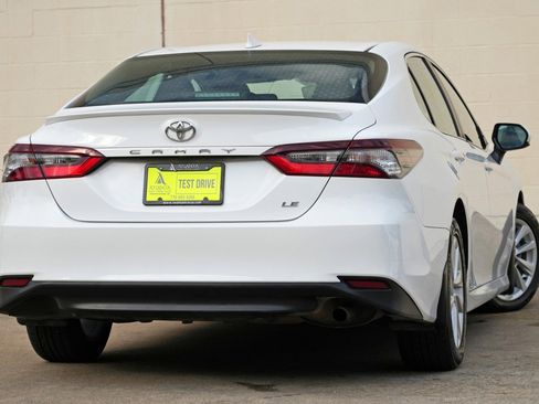 Used 2022 Toyota Camry LE FWD image 4