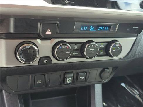 Certified 2021 Toyota Tacoma SR5 AWD/4WD image 24