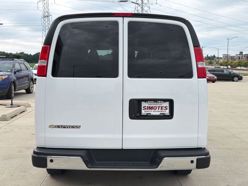 Used 2025 Chevrolet Express 3500 LT w/ LT Preferred Equipment Group RWD image 6