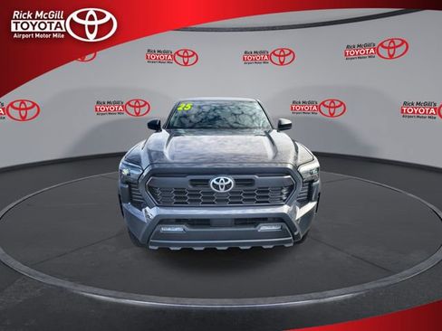 Certified 2025 Toyota Tacoma TRD Off-Road AWD/4WD image 3