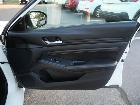 Used 2019 Nissan Altima 2.5 SR w/ SR Premium Package image 21