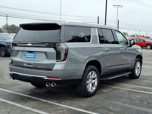 New 2026 Chevrolet Suburban Premier image 5