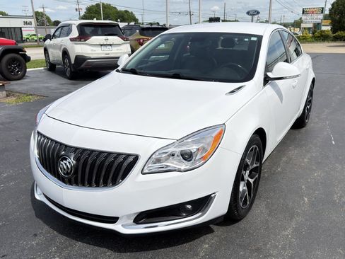 Used 2017 Buick Regal Sport Touring FWD image 9
