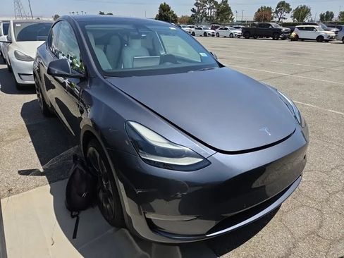 Used 2022 Tesla Model Y Performance AWD/4WD image 2
