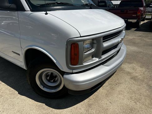 Used 2001 Chevrolet Express 1500 RWD image 48