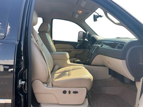 Used 2012 GMC Sierra 3500 Denali w/ Suspension Package, Off-Road AWD/4WD image 22