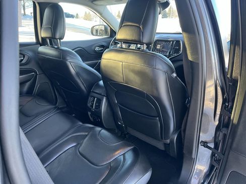 Used 2019 Jeep Cherokee Limited w/ Luxury Group image 28