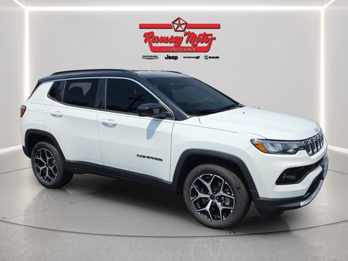 Used 2025 Jeep Compass Limited AWD/4WD image 7