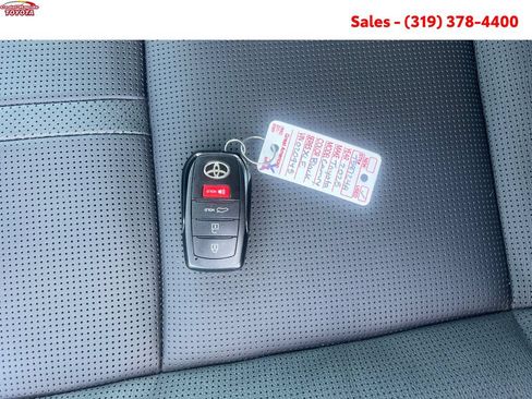 Certified 2025 Toyota Camry XLE FWD image 25