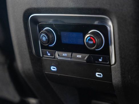 Used 2021 Chevrolet Tahoe LT w/ LT Signature Package image 38