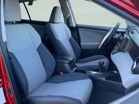 Used 2015 Toyota RAV4 XLE AWD/4WD image 27