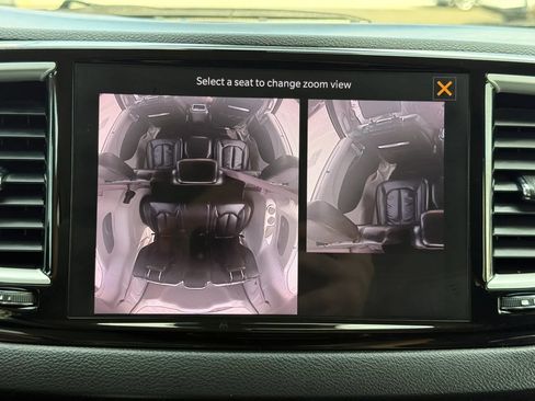 Used 2022 Chrysler Pacifica Touring-L w/ Uconnect Theater Family Group FWD image 43