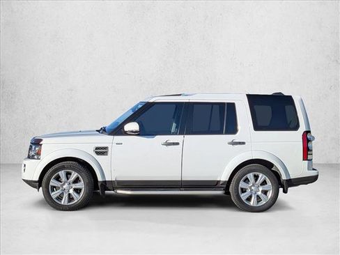 Used 2016 Land Rover LR4 HSE image 2
