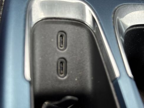 Certified 2024 Chevrolet Equinox EV LT FWD image 25